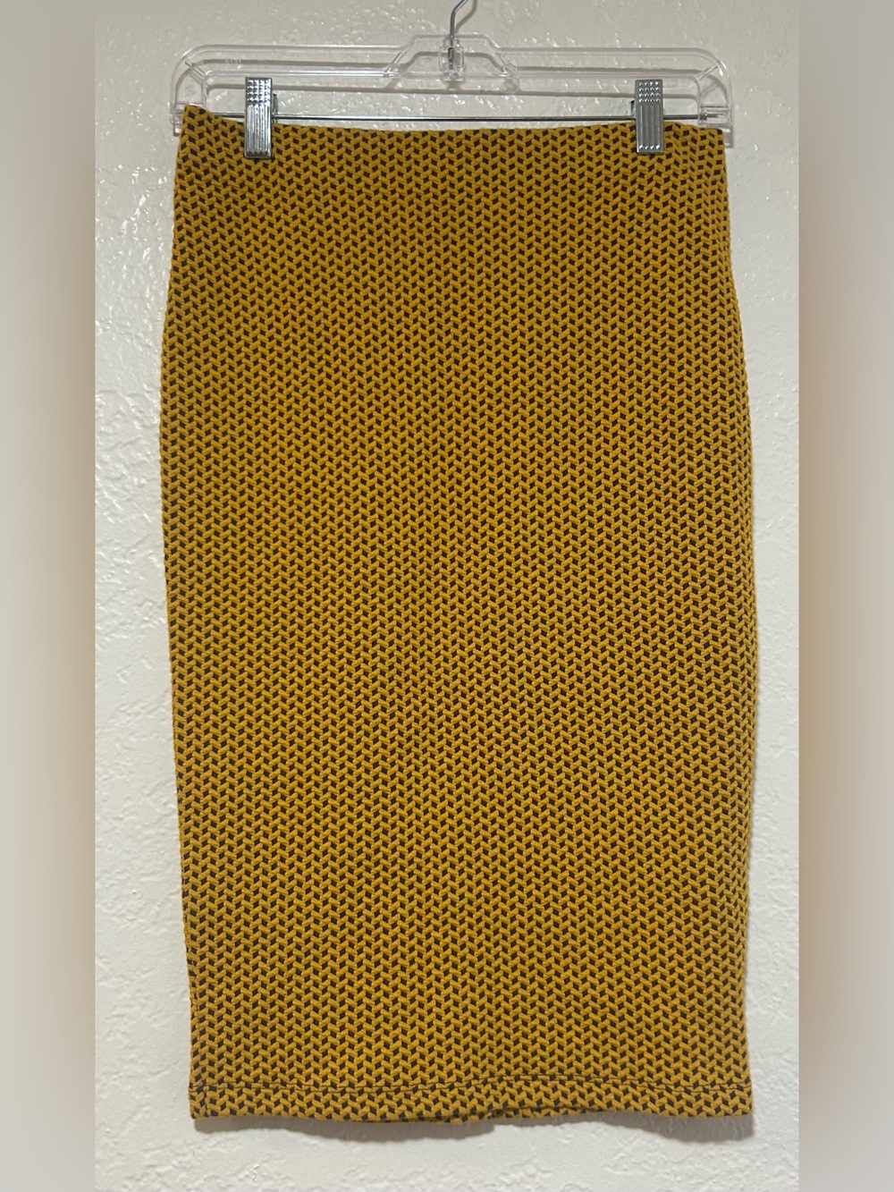 NWT Zara Mustard Yellow and Purple Textured Knit Pencil Skirt